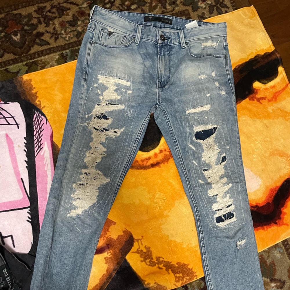 Guess Destroyed Distressed Jeans